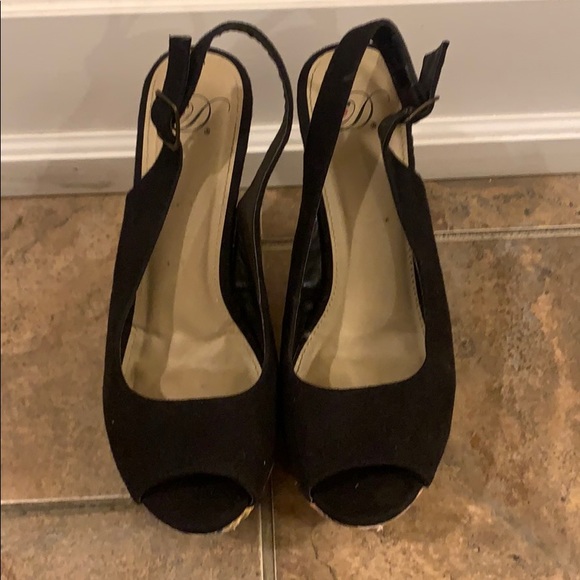 Size 9 wedges🌸 - Picture 2 of 5